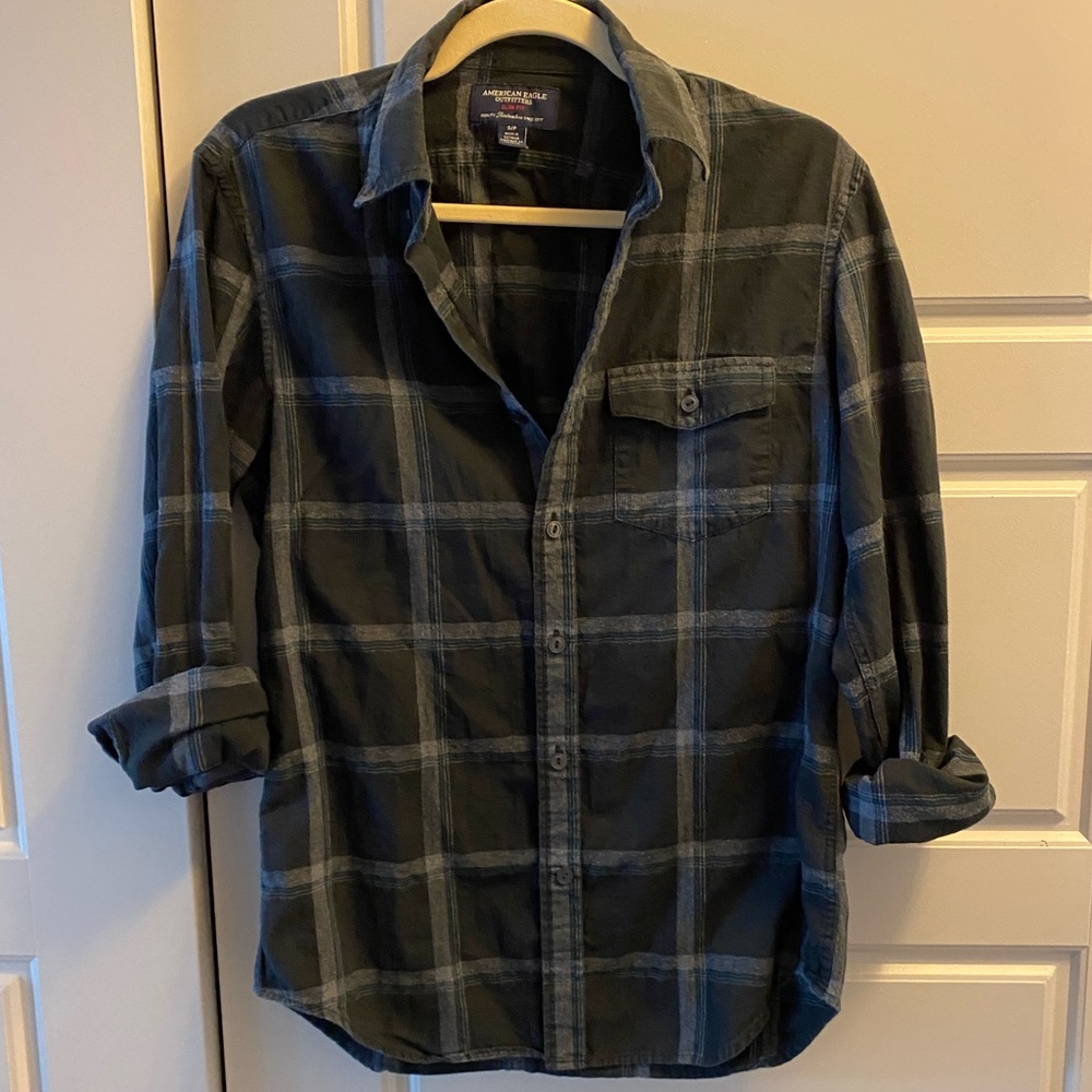 American Eagle Button Up Shirt